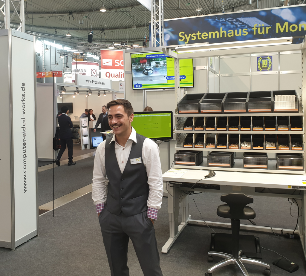 Johannes Kreß, Abteilungsleiter von Computer Aided Works, auf der Motek in Stuttgart 2019.